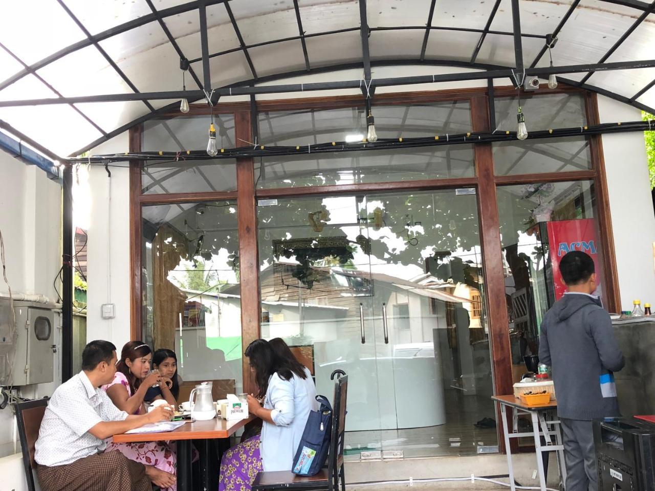 The Lodge Yangon Poshtel Exterior foto